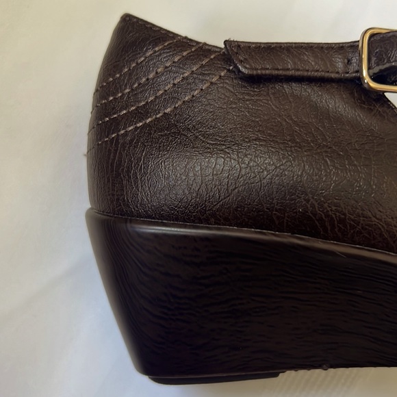 Vionic | Size 5 Womens (US) Brown and Purple Casual Wedge Heels - Picture 11 of 16